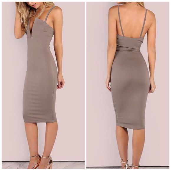 plunging neckline bodycon dress